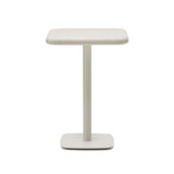 Hoher Outdoor-Tisch Dina mit weißer Zementplatte 70 x 70 cm und weißem Stahlfuß 48 x 48 x 96 cm - ZEN ZONE Furniture