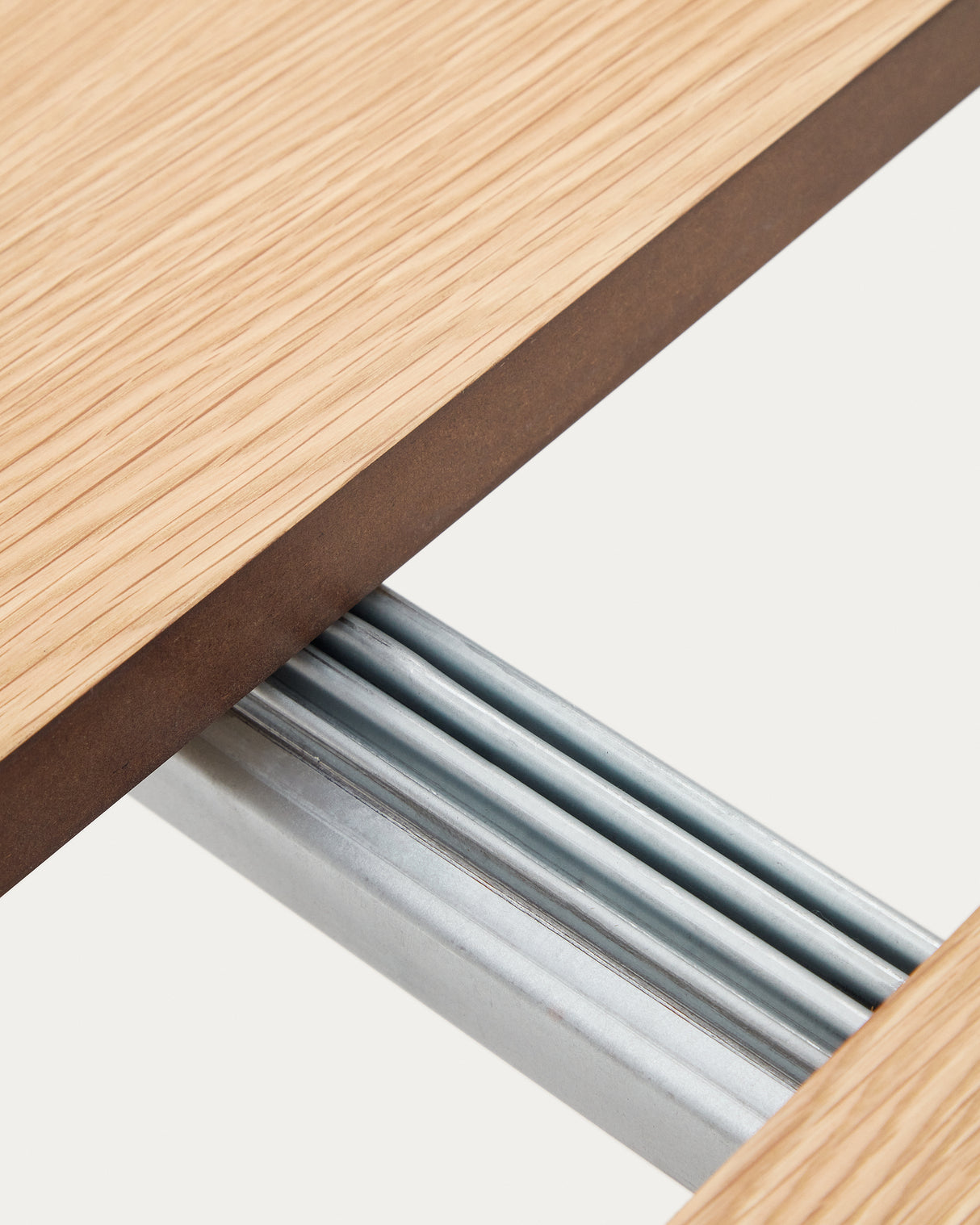 Montuiri Ausziehtisch rund Eichenfurnier und Stahlbeine graues Finish 120(160) x 90 cm - ZEN ZONE Furniture