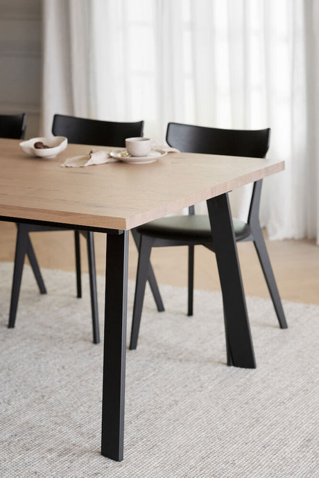 WINNIPEG Esstisch Weiß pigmentiert/Schwarz 200x100x75cm - ZEN ZONE