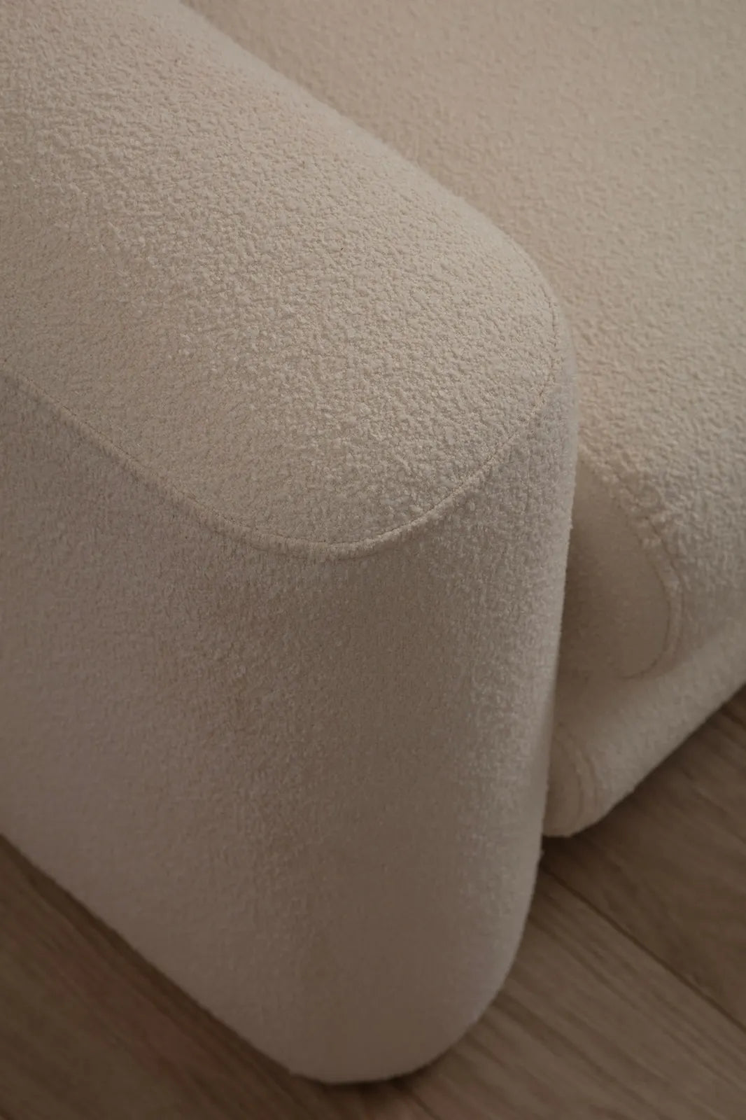 Lily Sessel, 98x97 cm von Atelier Del Sofa – Bild 3