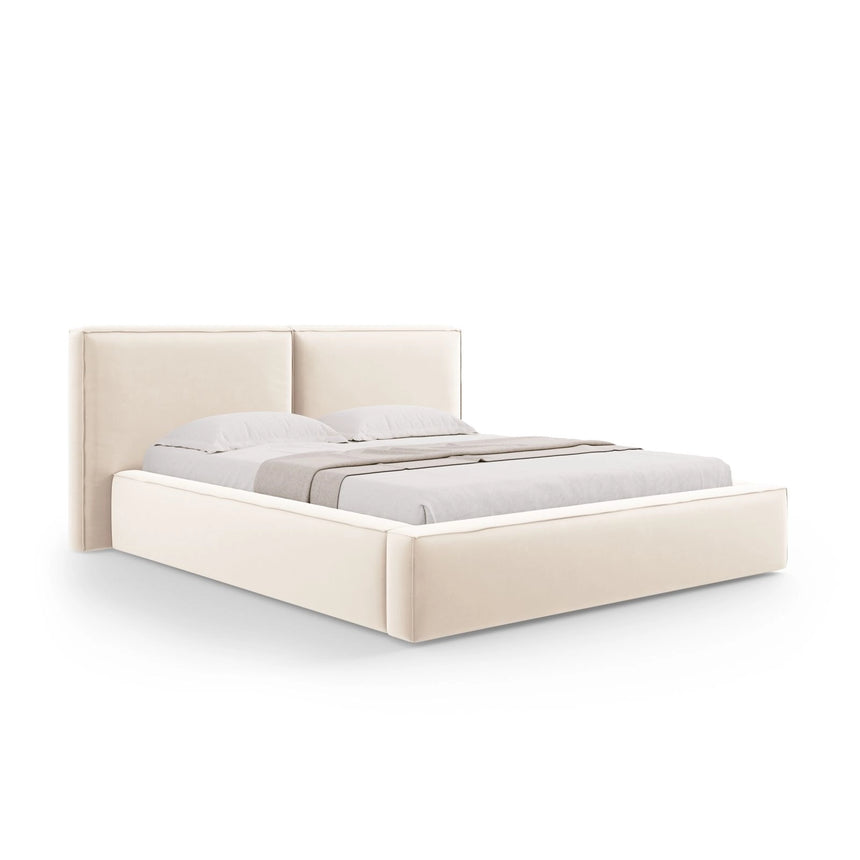 Arendal Bett mit Doppelkopfteil und Stauraum aus Samt oder Strukturstoff, 200x200 cm von Cosmopolitan Design – Bild 1