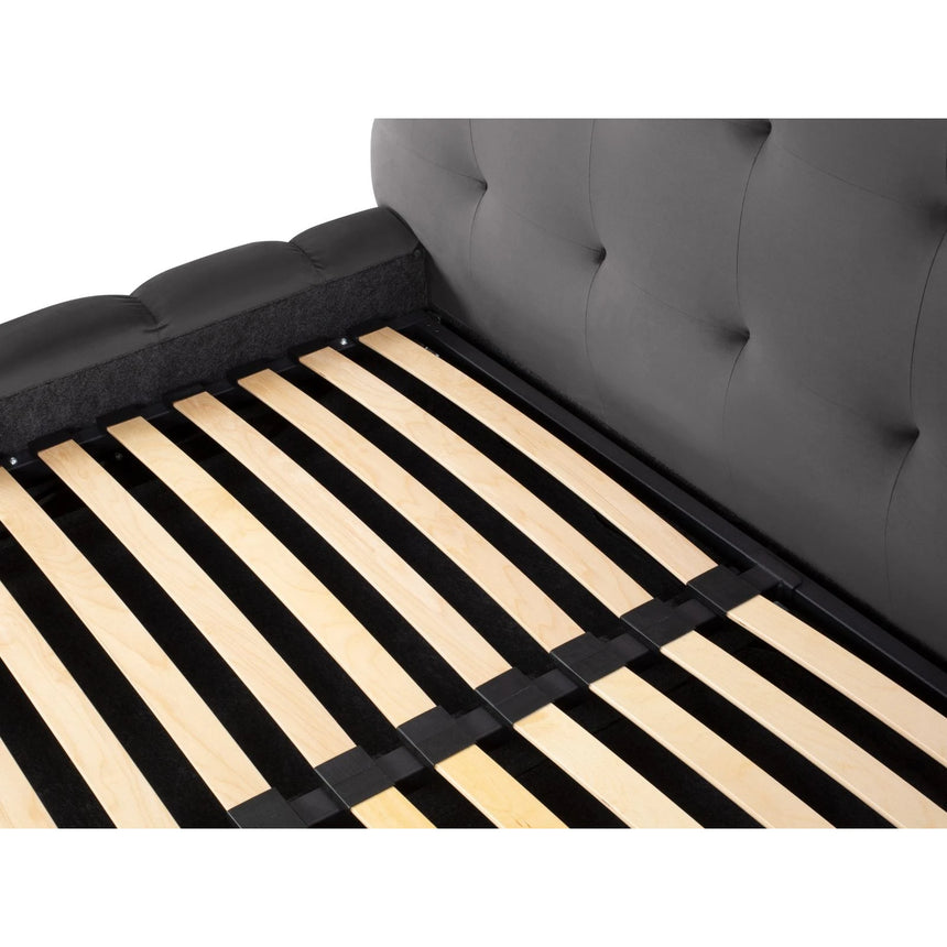 Bali Bett mit Kopfteil und Stauraum, aus Samt (Blu14) in Grau, 160x200 cm von Cosmopolitan Design – Bild 8