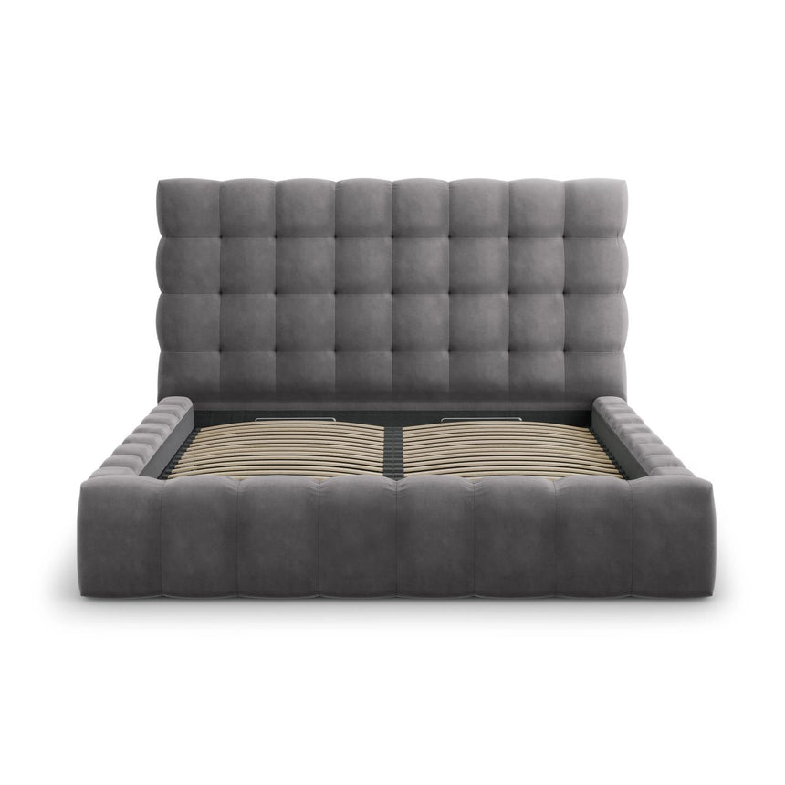Bali Bett mit Kopfteil und Stauraum, aus Samt (Blu14) in Grau, 200x200 cm von Cosmopolitan Design – Bild 5