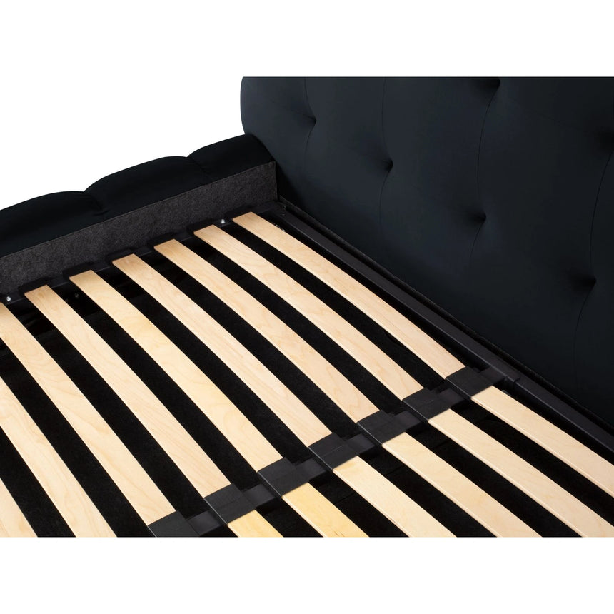 Bali Bett mit Kopfteil und Stauraum, aus Samt (Blu89) in Dunkelblau, 160x200 cm von Cosmopolitan Design – Bild 8