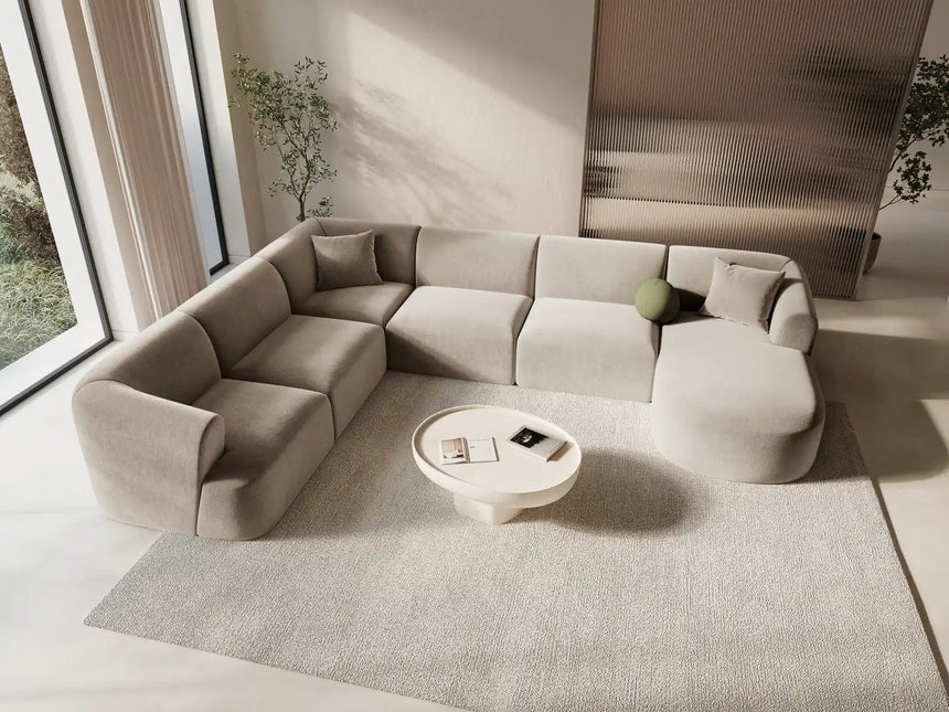 Campi 7-Sitzer Panorama Ecksofa, Linke Seite, aus Samt in Dunkelbeige (Vogue 3), Beine aus Schwarzes Plastik, 330x255x70 cm von Cosmopolitan Design – Bild 2