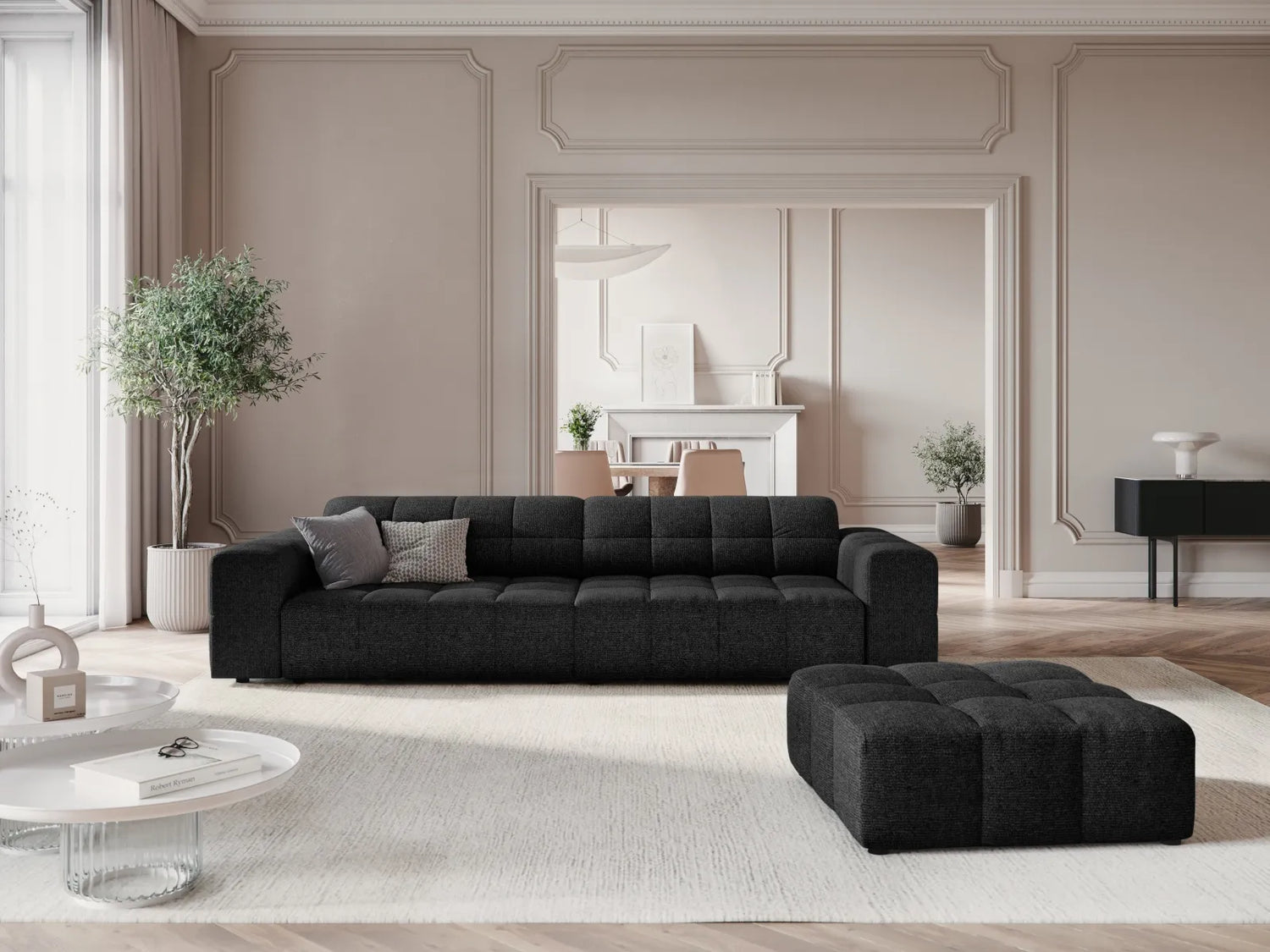 Chicago Pouf aus Chenille in Schwarz (Haga 19), 102x80x40 cm von Cosmopolitan Design – Bild 2