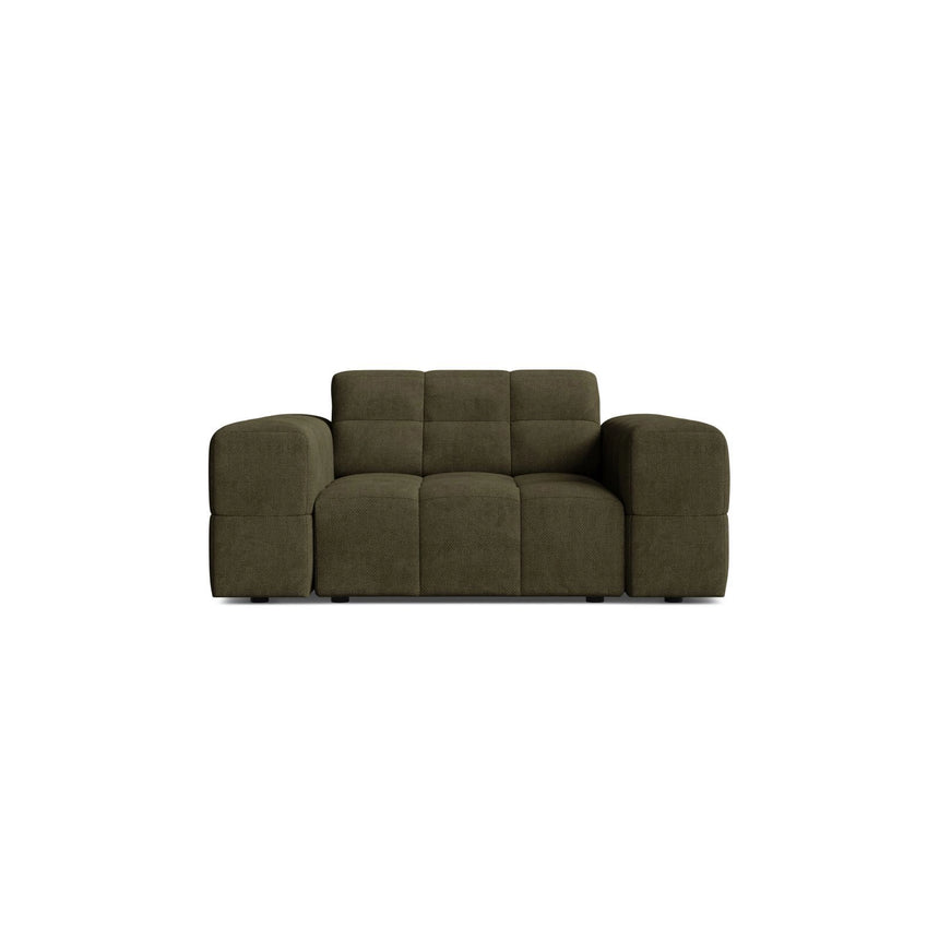 Chicago Sessel aus Chenille in Grün (Eden 12 Olive), 132x102 cm von Cosmopolitan Design – Bild 1