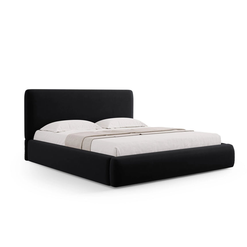 Colonel Bett mit Kopfteil und Stauraum aus Samt in Schwarz (Riviera 100), 200x200 cm von Cosmopolitan Design – Bild 1