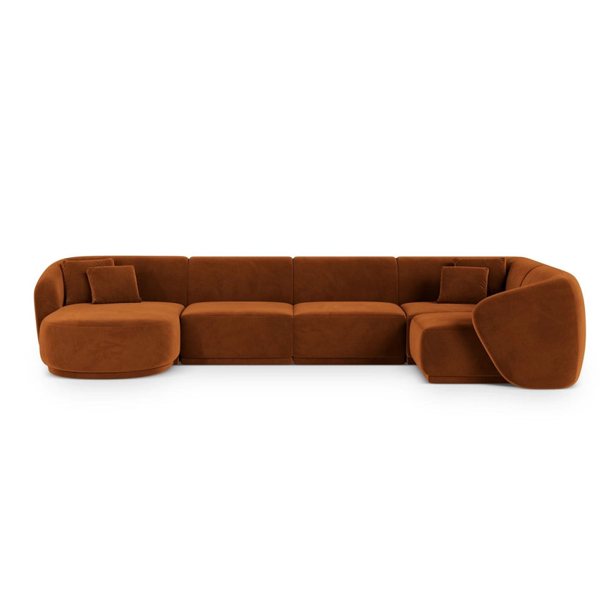 Gomera 6-Sitzer Panorama Ecksofa, Rechte Seite, aus Samt in Terrakotta (Salvador 14), Beine aus Schwarzes Plastik, 336x166x74 cm von Cosmopolitan Design – Bild 1