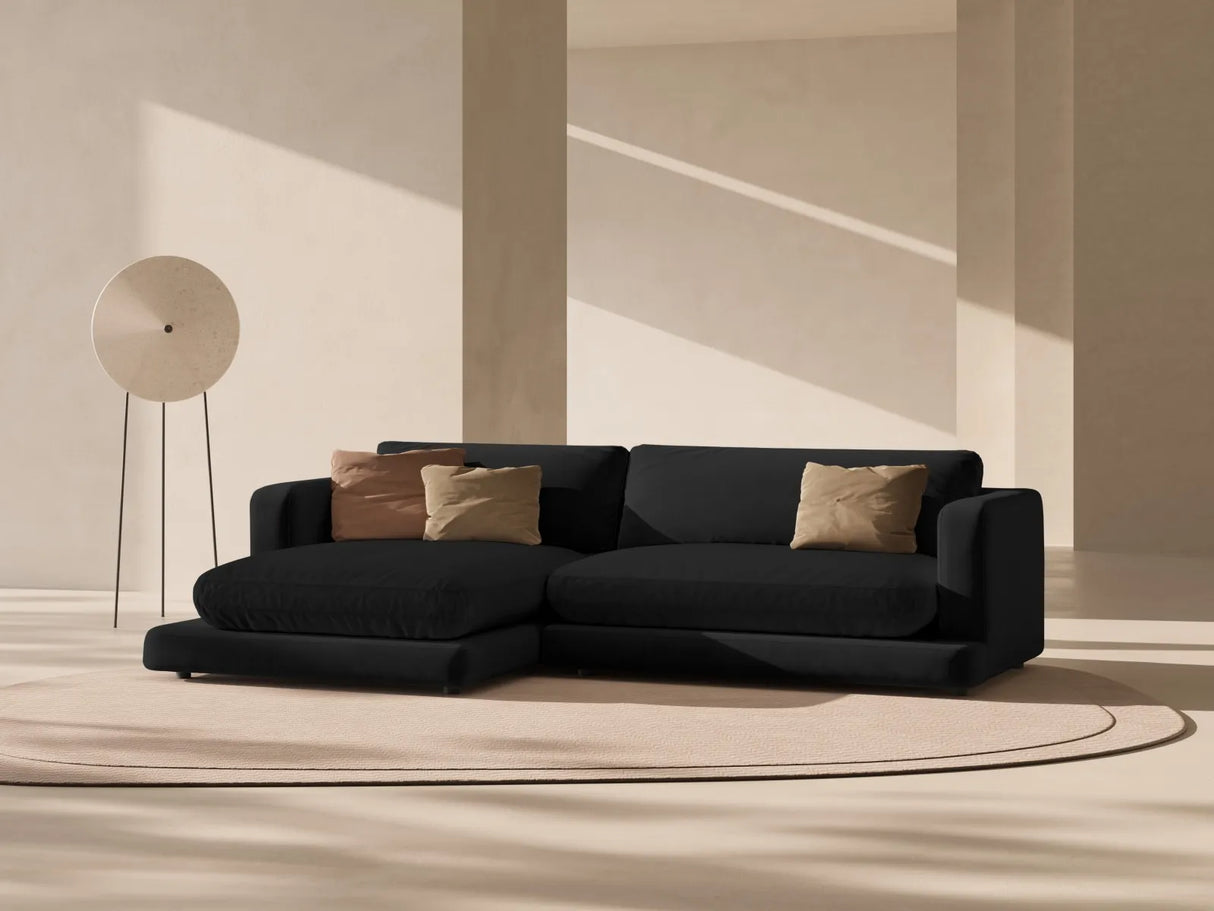 Ibiza 4-Sitzer Ecksofa, Linke Seite, aus Samt in Schwarz (Riviera 100), 270x170x86 cm von Cosmopolitan Design – Bild 2