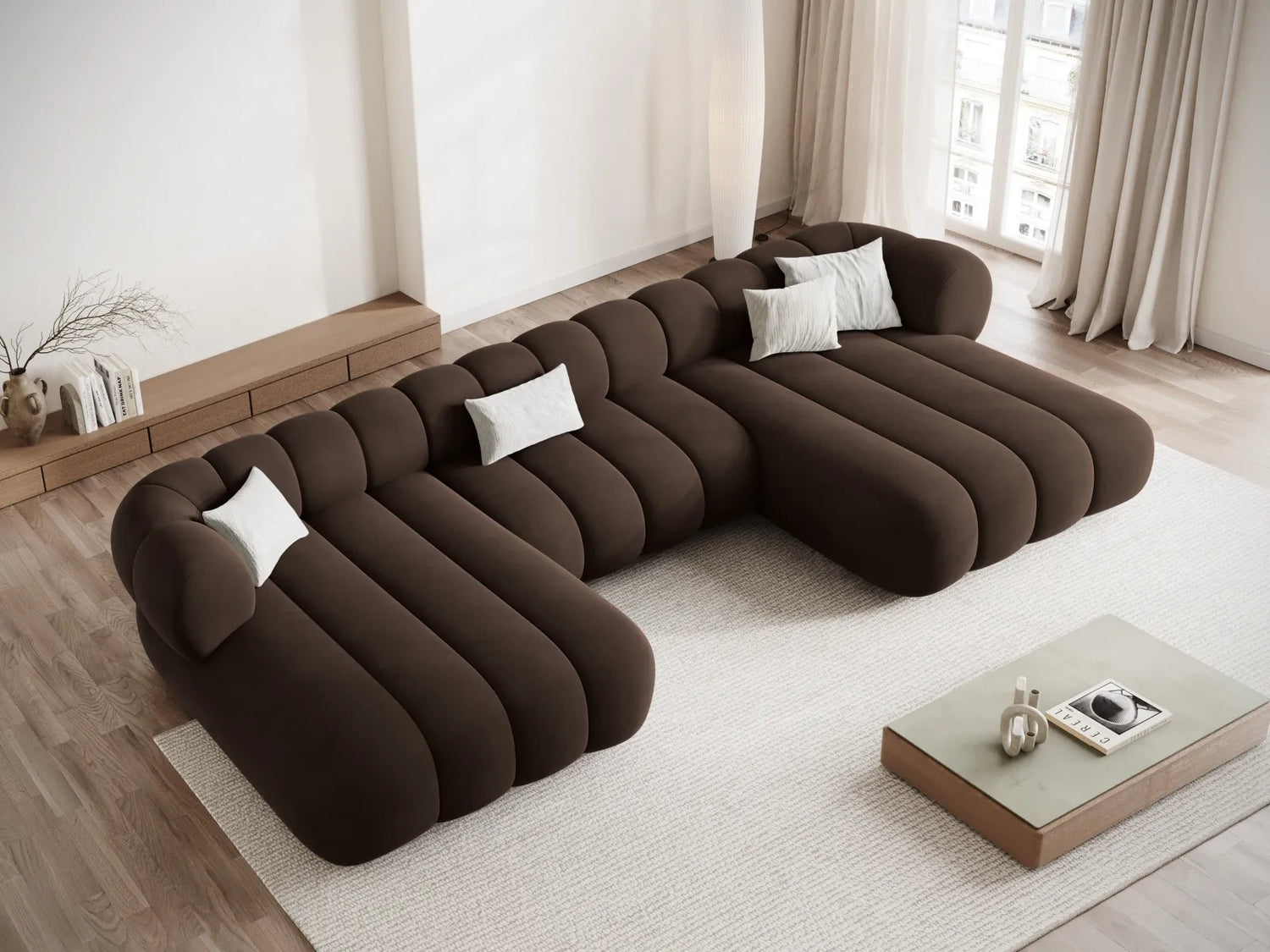 Koge 6-Sitzer Panorama Sofa aus Samt in Schokolade (Vogue 6), Beine in Schwarzes Plastik, 348x165x70 cm von Cosmopolitan Design – Bild 2