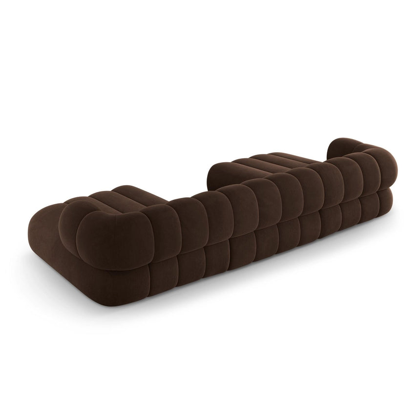 Koge 6-Sitzer Panorama Sofa aus Samt in Schokolade (Vogue 6), Beine in Schwarzes Plastik, 348x165x70 cm von Cosmopolitan Design – Bild 5
