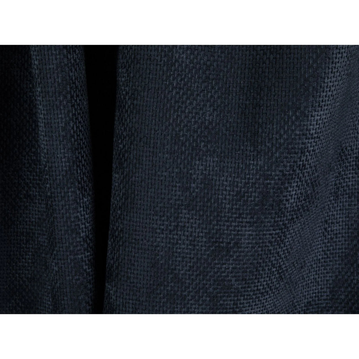 Koge Pouf aus Chenille in Hellgrau (Eden 18 Grey), 95x95x40 cm von Cosmopolitan Design – Bild 5