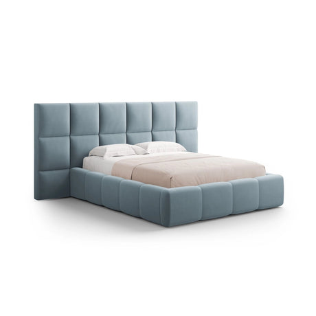 Livigno Bett mit Kopfteil und Stauraum aus Samt in Hellblau (Bluvel 06), 180x200 cm von Cosmopolitan Design – Bild 1