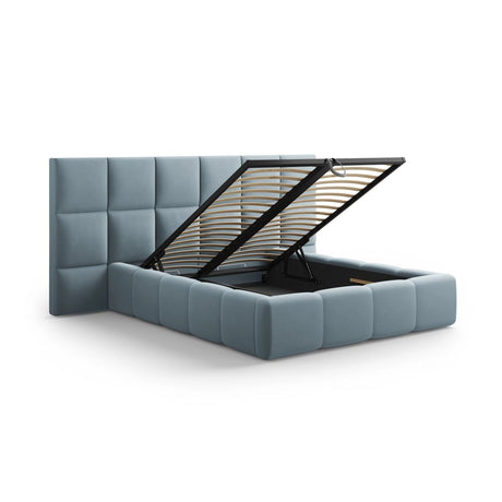 Livigno Bett mit Kopfteil und Stauraum aus Samt in Hellblau (Bluvel 06), 180x200 cm von Cosmopolitan Design – Bild 4
