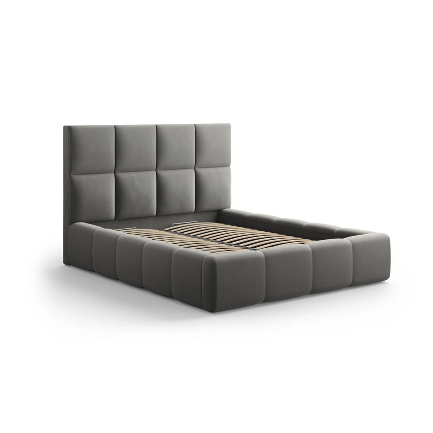 Livigno Bett mit Kopfteil und Stauraum aus Samt in Hellgrau (Bluvel 13), 140x200 cm von Cosmopolitan Design – Bild 2