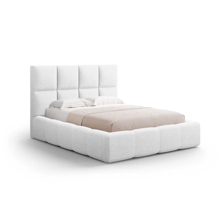 Livigno Bett mit Kopfteil und Stauraum aus Strukturierter Stoff in Kaltes Hellgrau (Solid 80), 180x200 cm von Cosmopolitan Design – Bild 1