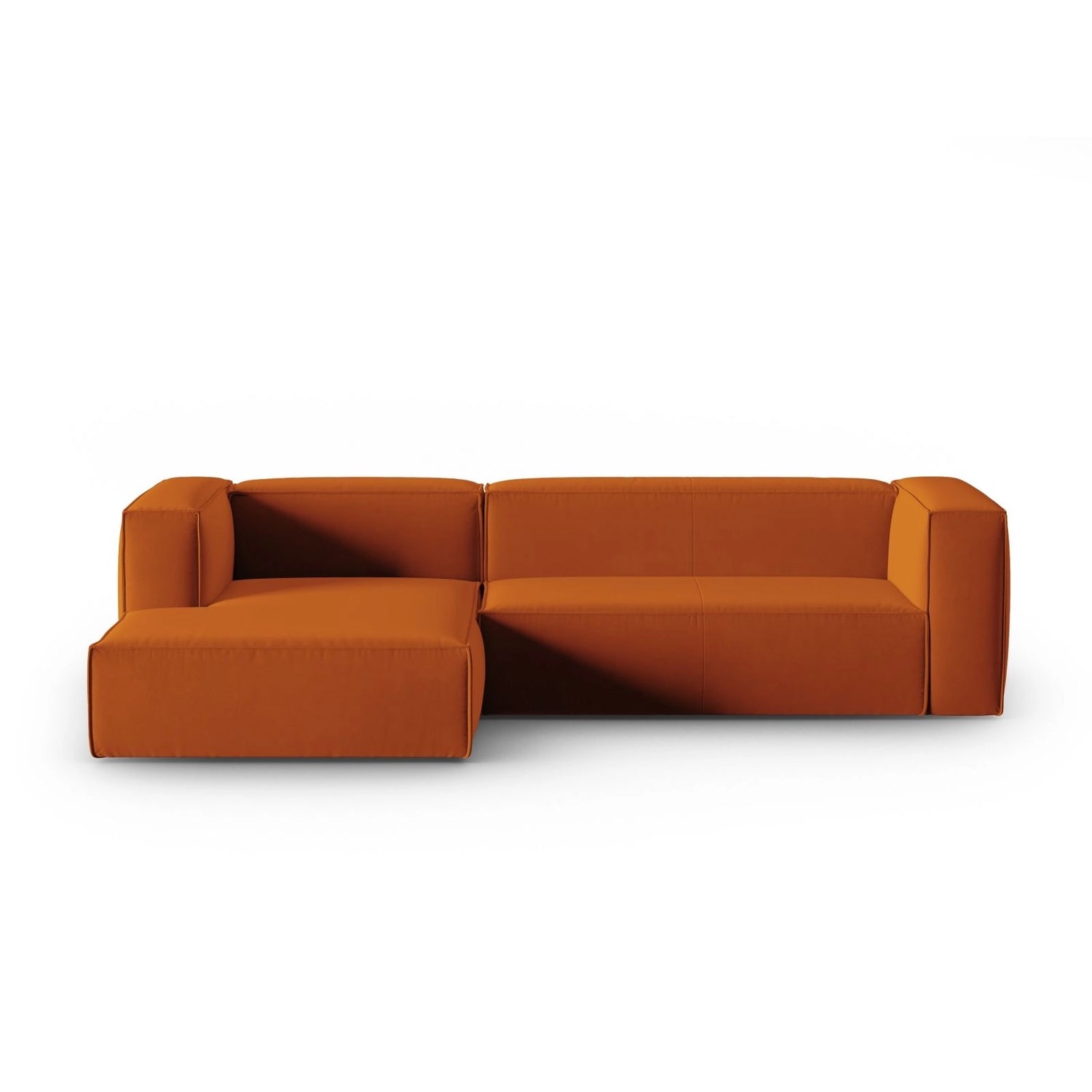 Mackay 4-Sitzer Ecksofa, Linke Seite, aus Samt in Terrakotta (Casino Terracota), 282x166x73 cm von Cosmopolitan Design – Bild 1