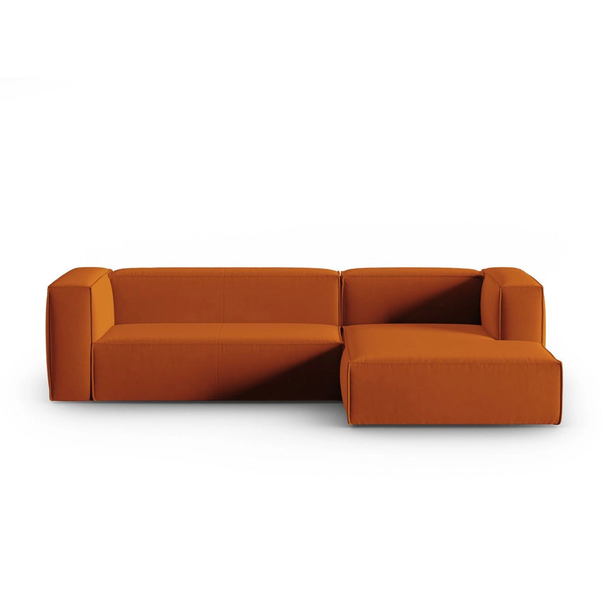 Mackay 4-Sitzer Ecksofa, Rechte Seite, aus Samt in Terrakotta (Casino Terracota), 282x166x73 cm von Cosmopolitan Design – Bild 1
