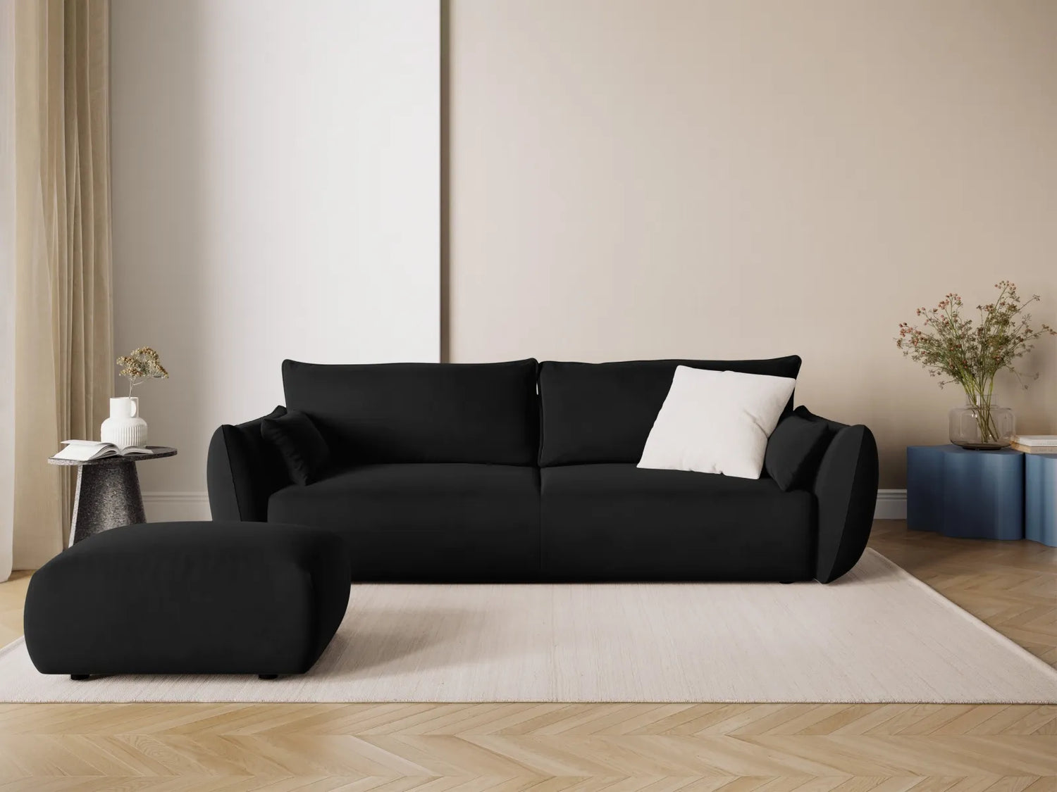 Matera 3-Sitzer Sofa mit Schlaffunktion und Stauraum, aus Samt in Schwarz (Salvador 19), 240x108x86 cm von Cosmopolitan Design – Bild 2