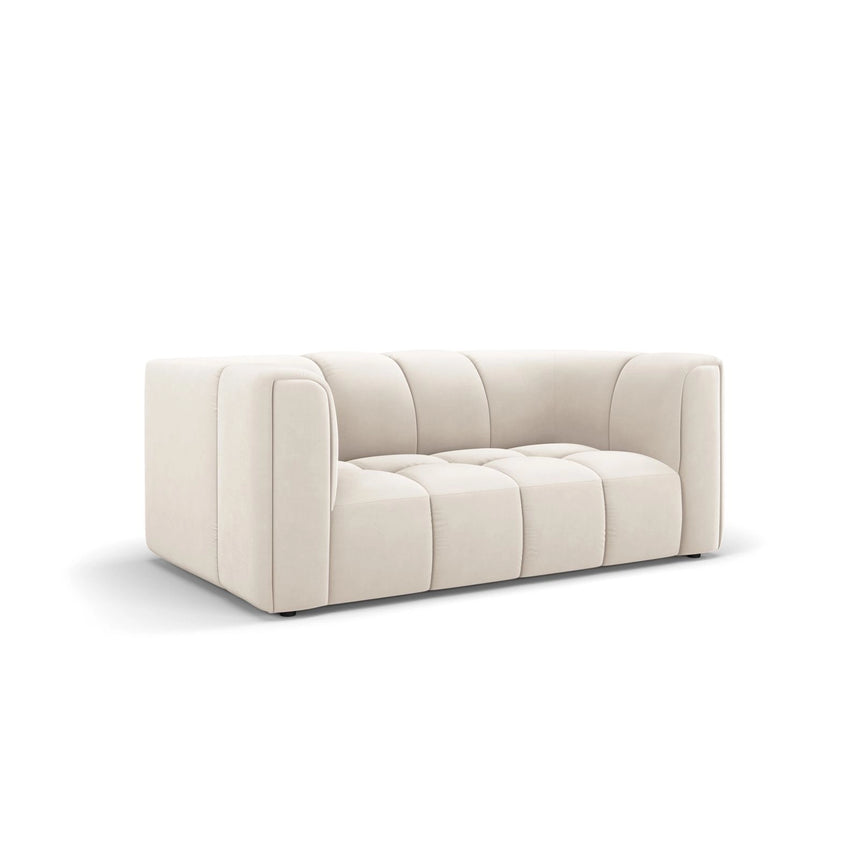 Moritz 2-Sitzer Sofa aus Samt in Leichtes Beige (Bluvel 22), 166x96 cm von Cosmopolitan Design – Bild 2
