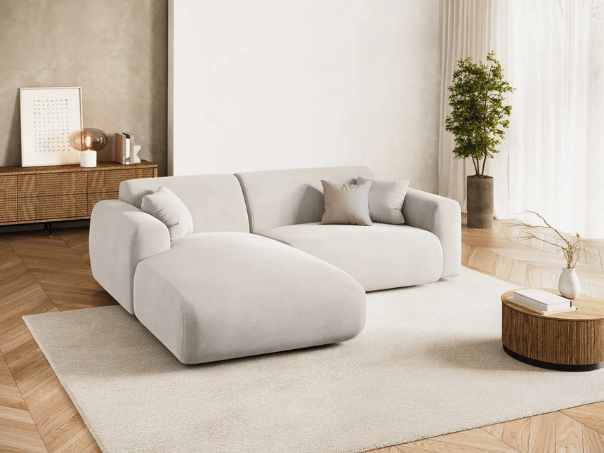 Nolio 4-Sitzer Ecksofa, Linke Seite, aus Samt in Hellbeige (Casino Pearl), 235x170x72 cm von Cosmopolitan Design – Bild 2