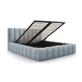 Palma Bett mit Kopfteil und Stauraum aus Samt in Hellblau (Bluvel 06), 160x200 cm von Cosmopolitan Design – Bild 3