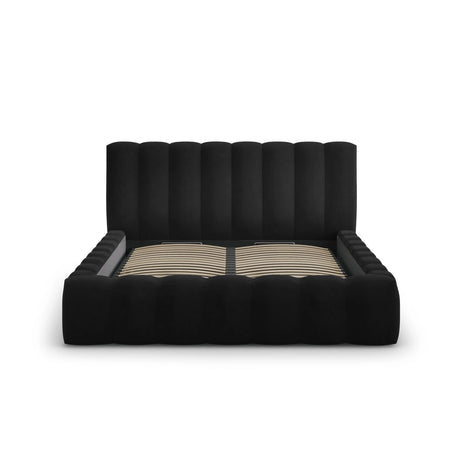 Palma Bett mit Kopfteil und Stauraum aus Samt in Schwarz (Bluvel 19), 180x200 cm von Cosmopolitan Design – Bild 2