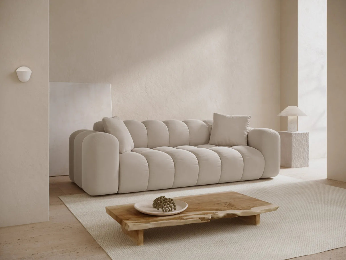 Treno 4-Sitzer Sofa aus Samt in Dunkelbeige (Bluvel 30), 240x94x70 cm von Cosmopolitan Design – Bild 2