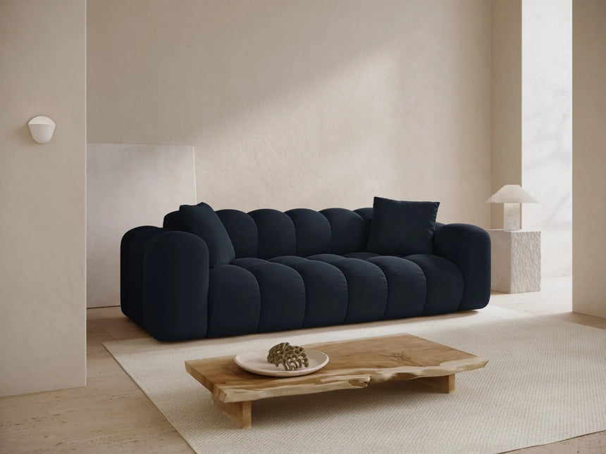Treno 4-Sitzer Sofa aus Samt in Dunkelblau (Bluvel 89), 240x94x70 cm von Cosmopolitan Design – Bild 2