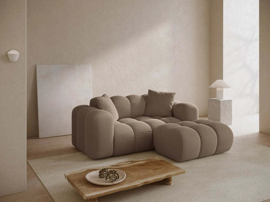 Treno Pouf aus Samt in Cappuccino (Bluvel 40), 90x70x42 cm von Cosmopolitan Design – Bild 2