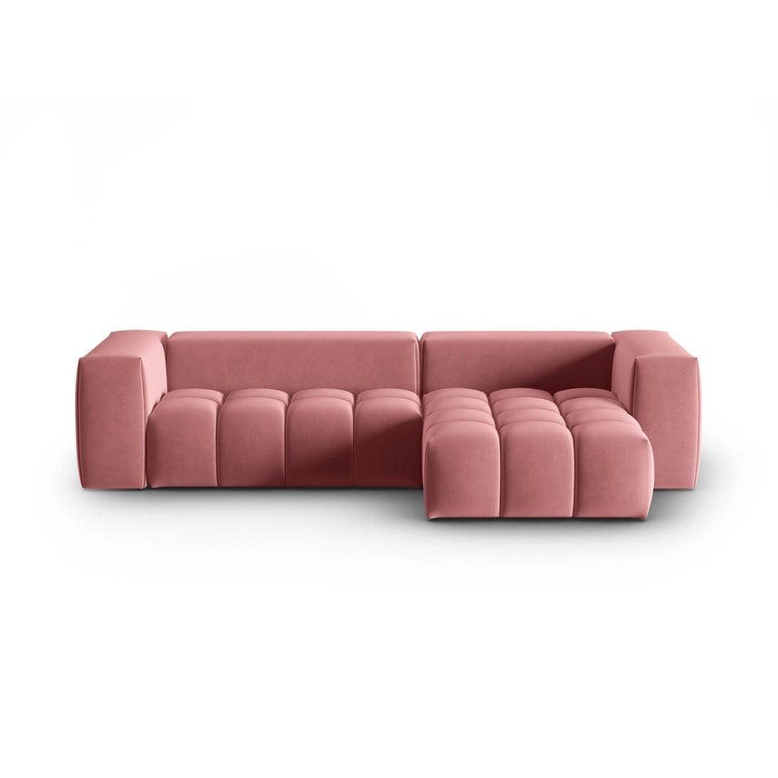Verona 3-Sitzer Ecksofa, Rechte Seite, aus Samt in Flamingo (Casino Salmon), 260x145 cm von Cosmopolitan Design – Bild 1