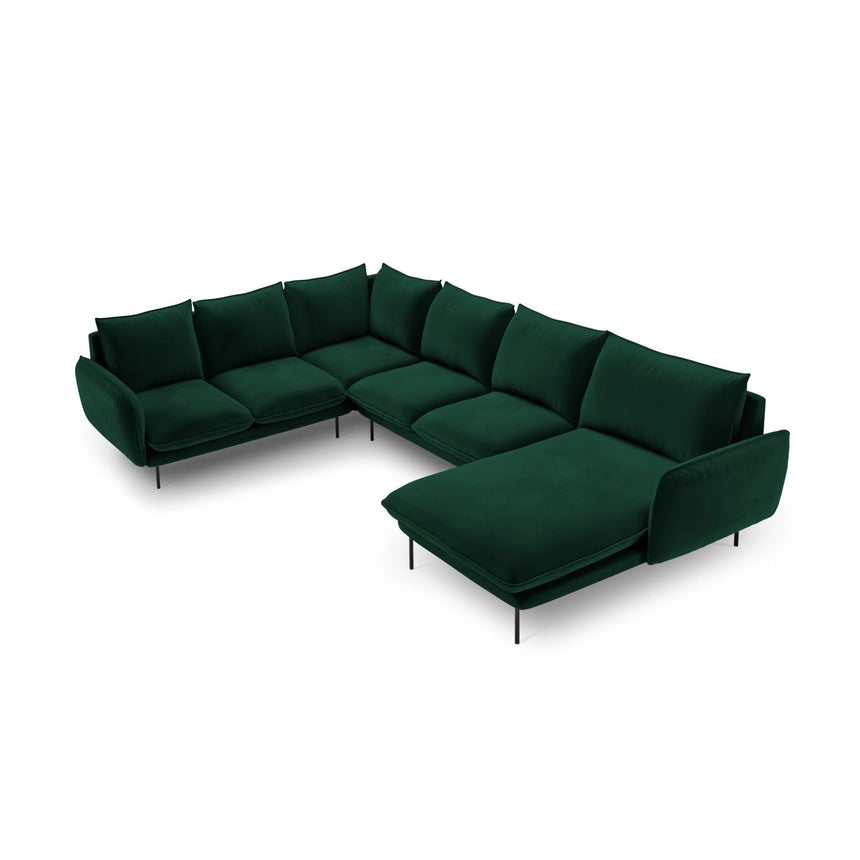 Vienna 7-Sitzer Panorama Ecksofa, Linke Seite, aus Samt in Flaschengrün (Bluvel 78), Beine aus Schwarzes Metall, 330x235x95 cm von Cosmopolitan Design – Bild 1
