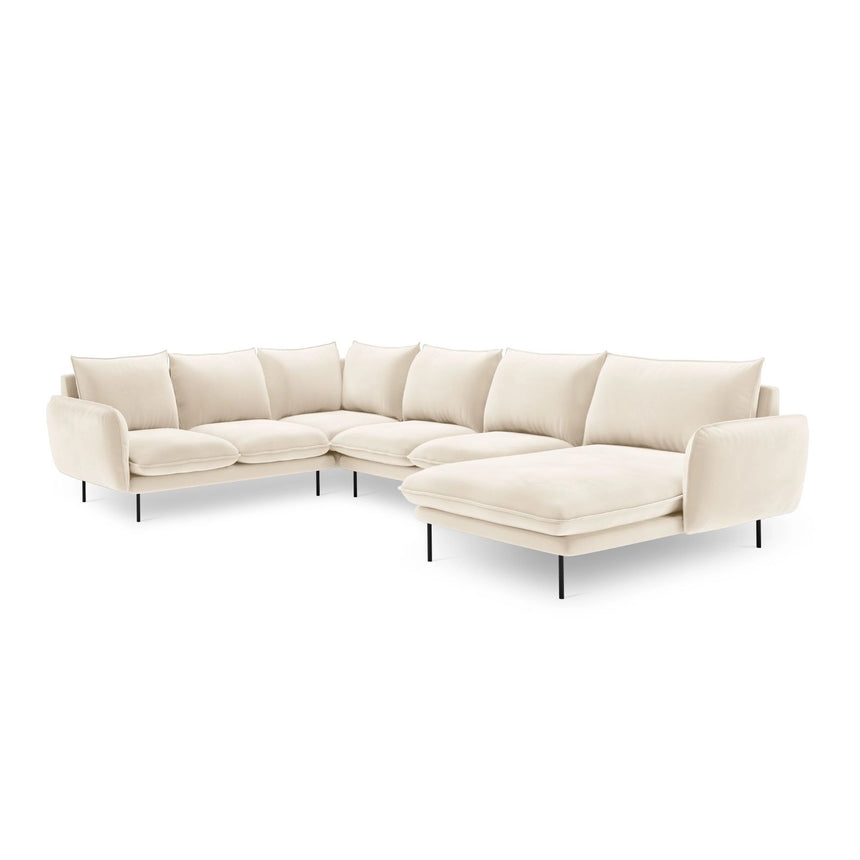 Vienna 7-Sitzer Panorama Ecksofa, Linke Seite, aus Samt in Hellbeige (Bluvel 22), Beine aus Schwarzes Metall, 330x235x95 cm von Cosmopolitan Design – Bild 4