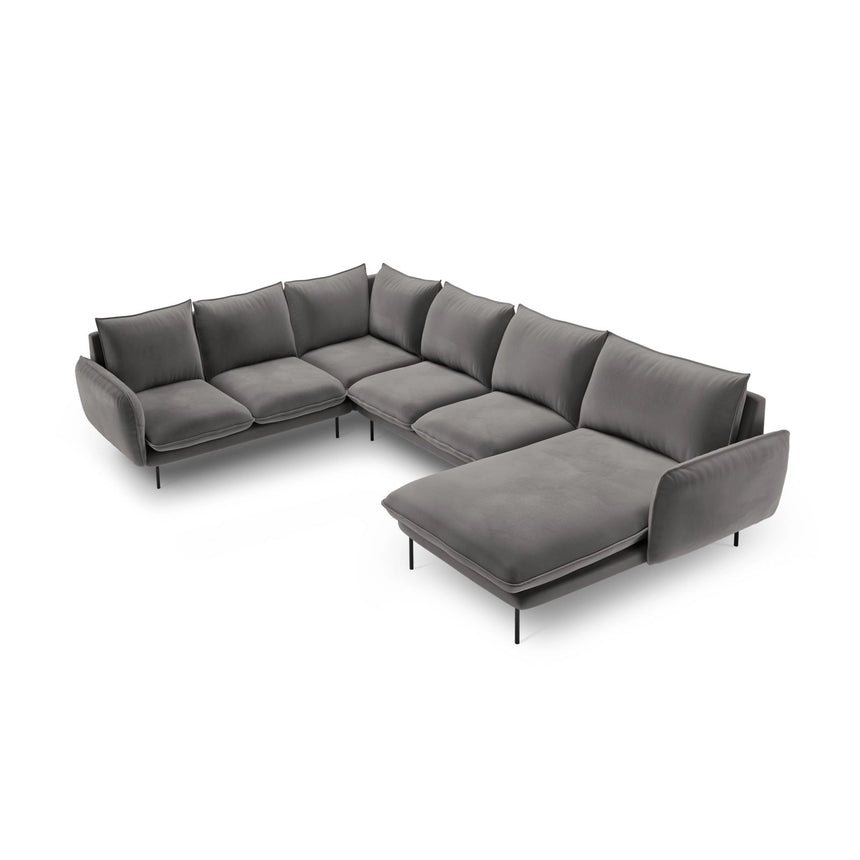 Vienna 7-Sitzer Panorama Ecksofa, Linke Seite, aus Samt in Hellgrau (Bluvel 13), Beine aus Schwarzes Metall, 330x235x95 cm von Cosmopolitan Design – Bild 1