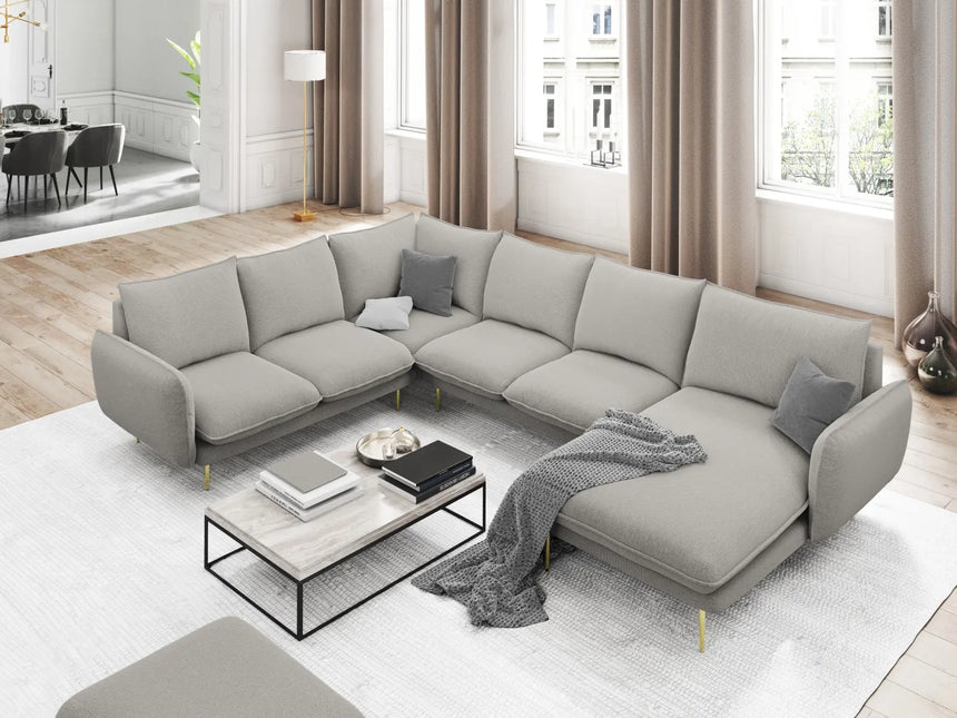 Vienna 7-Sitzer Panorama Ecksofa, Linke Seite, aus Strukturierter Stoff in Hellgrau (Asgard 27/ Positano 83), Beine aus Goldmetall, 330x235x95 cm von Cosmopolitan Design – Bild 2