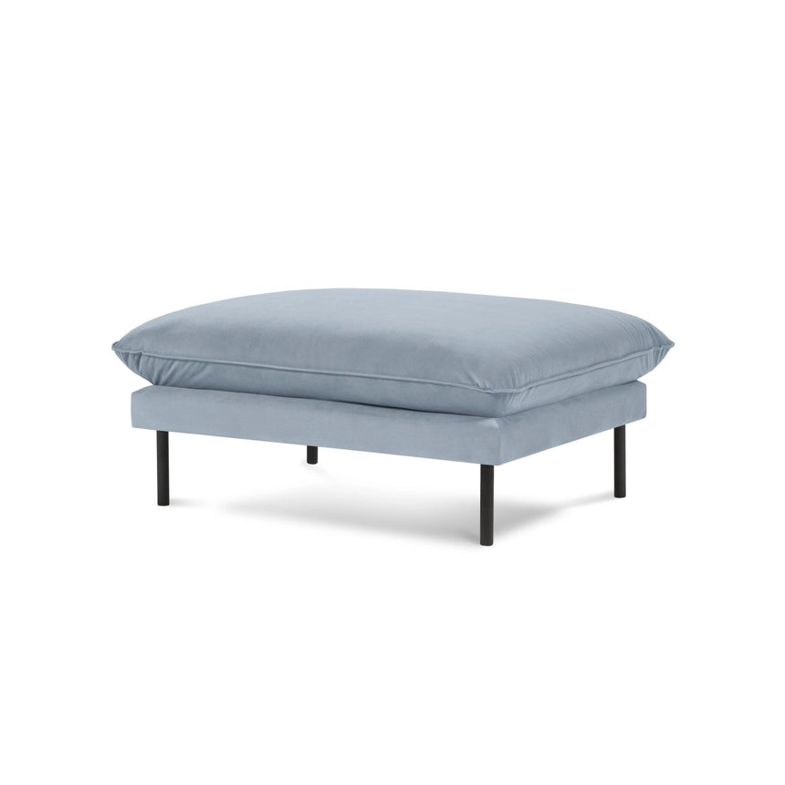 Vienna Pouf aus Samt in Hellblau (Bluvel 06), 93x73x43 cm von Cosmopolitan Design – Bild 1