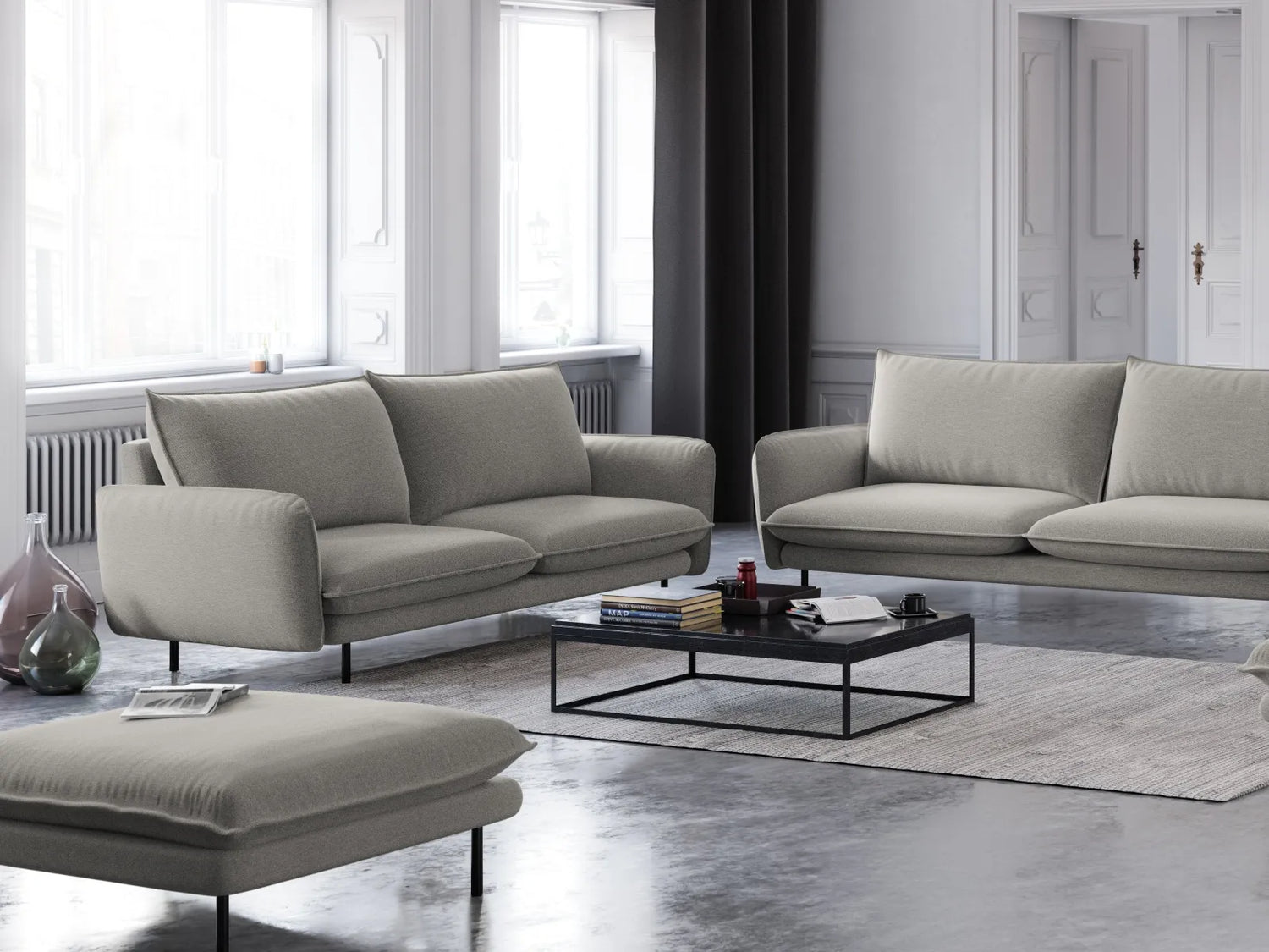 Vienna Pouf aus Strukturierter Stoff in Hellgrau (Asgard 27/ Positano 83), 93x73x43 cm von Cosmopolitan Design – Bild 2
