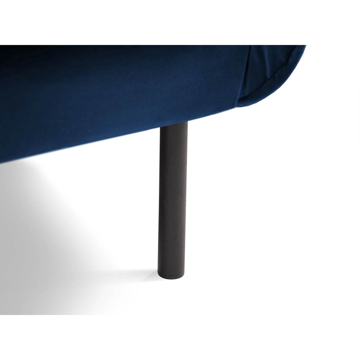 Vienna Sessel aus Samt in Königsblau (Bluvel 86), 97x94x95 cm von Cosmopolitan Design – Bild 5