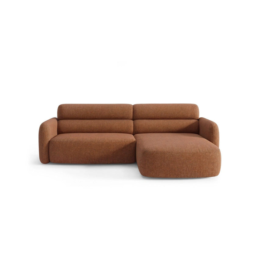 Carrara 3-Sitzer Ecksofa rechts aus Strukturstoff in Terrakotta (Scott Terracotta), 219x165 cm von Ferrani Interiors – Bild 1
