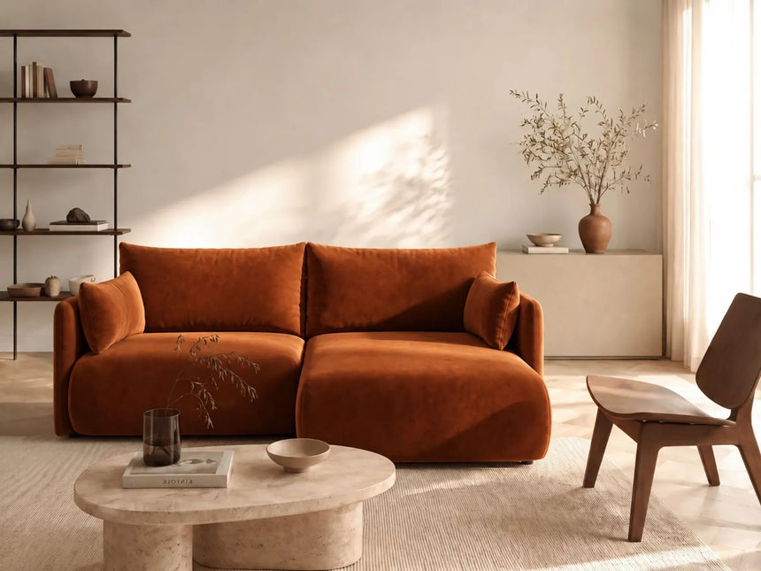 Orta 3-Sitzer Ecksofa rechts mit Schlaffunktion, ausklappbar, aus Samt in Terrakotta (Bluvel 4215), 215x151 cm von Ferrani Interiors – Bild 2