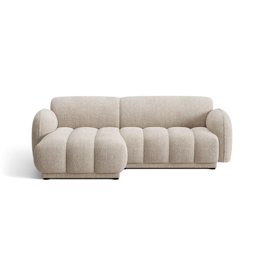 Treviso 3-Sitzer Ecksofa links aus Bouclé in Beige meliert (Miles Sand), 216x148 cm von Ferrani Interiors – Bild 1