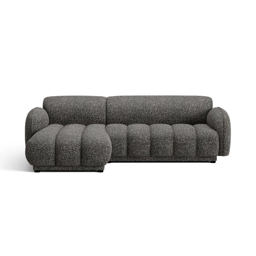 Treviso 3-Sitzer Ecksofa links aus Bouclé in Dunkelgrau meliert (Miles Charcoal), 244x148 cm von Ferrani Interiors – Bild 1