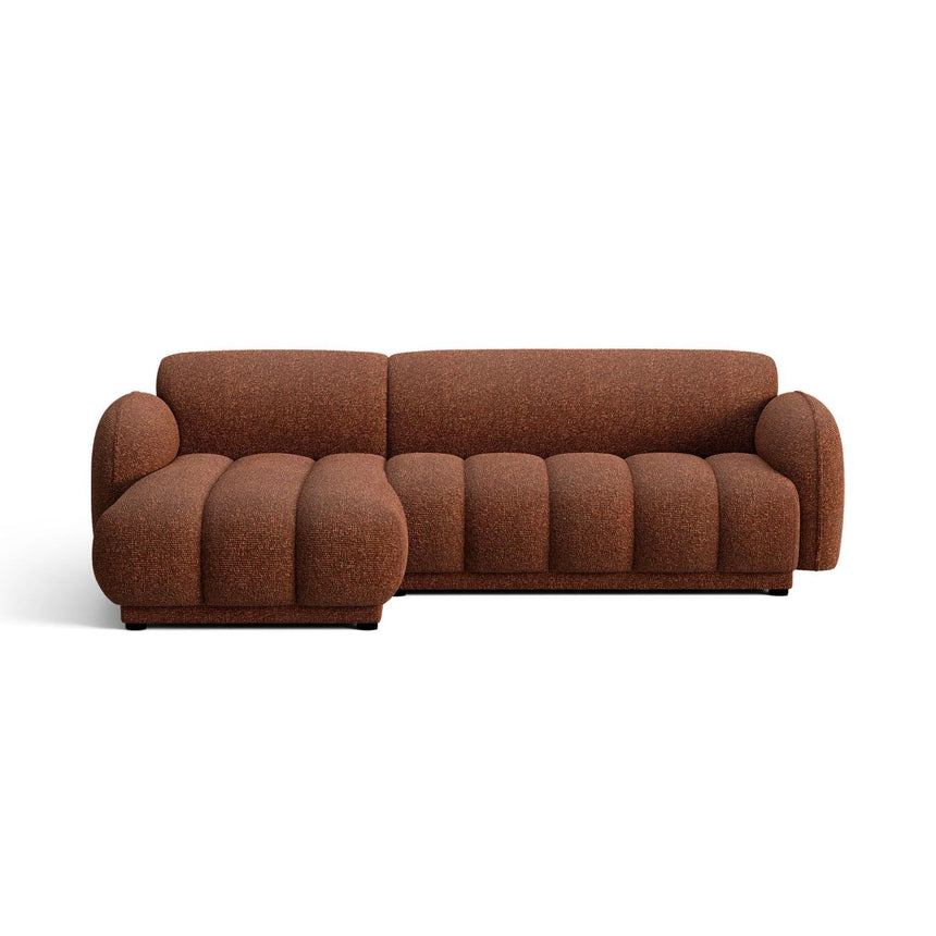 Treviso 3-Sitzer Ecksofa links aus Bouclé in Terrakotta (Miles Rust), 244x148 cm von Ferrani Interiors – Bild 1