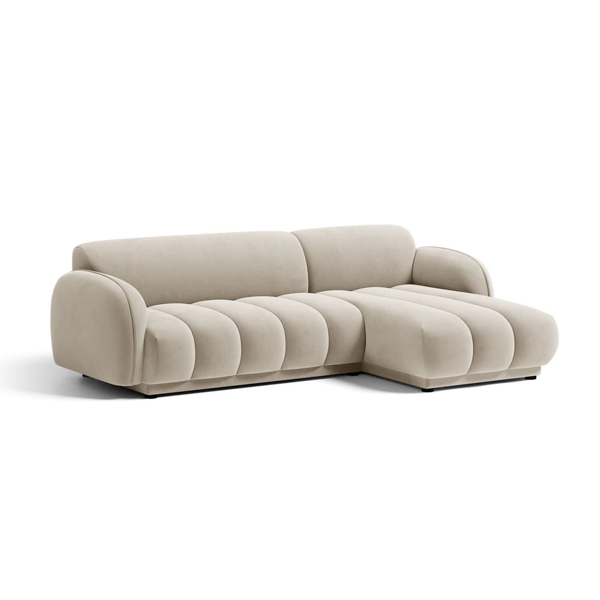 Treviso 3-Sitzer Ecksofa rechts aus Samt oder Boucle, 244x148 cm von Ferrani Interiors – Bild 3