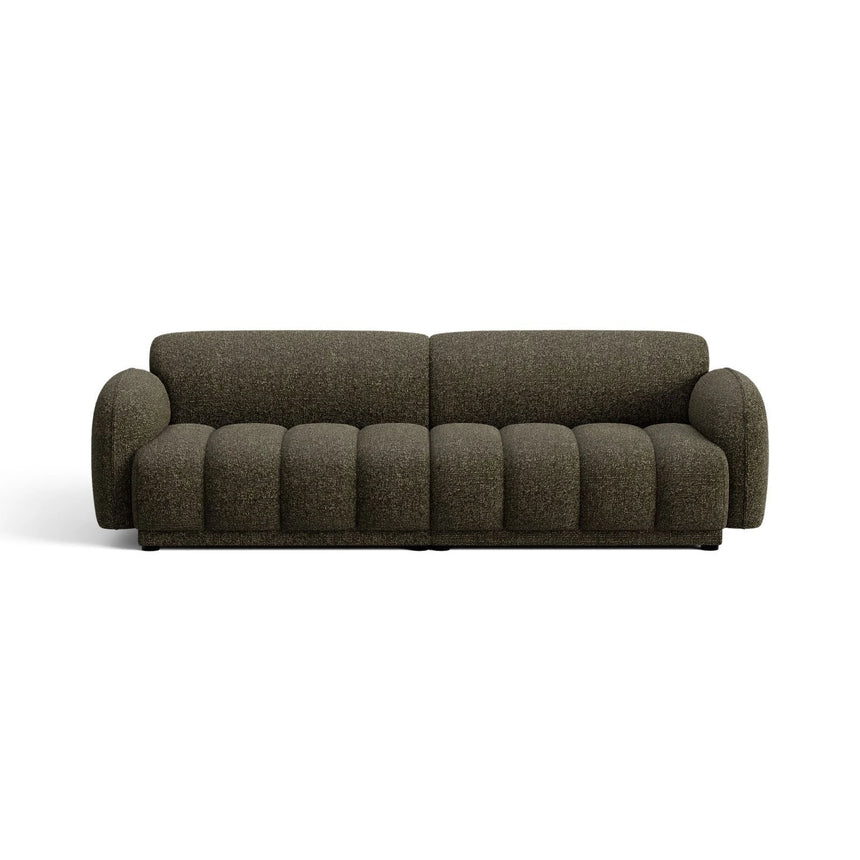 Treviso 4-Sitzer Sofa aus Bouclé in Amazonasgrün (Miles Forest), 244x88 cm von Ferrani Interiors – Bild 1