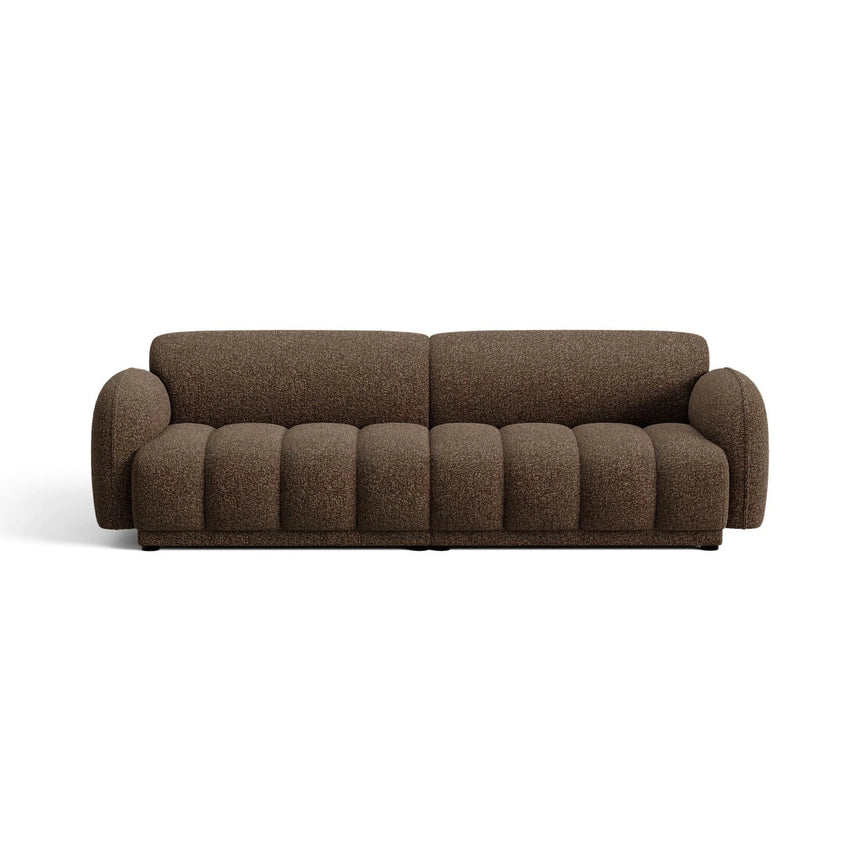 Treviso 4-Sitzer Sofa aus Bouclé in Braun (Miles Chocolate), 244x88 cm von Ferrani Interiors – Bild 1