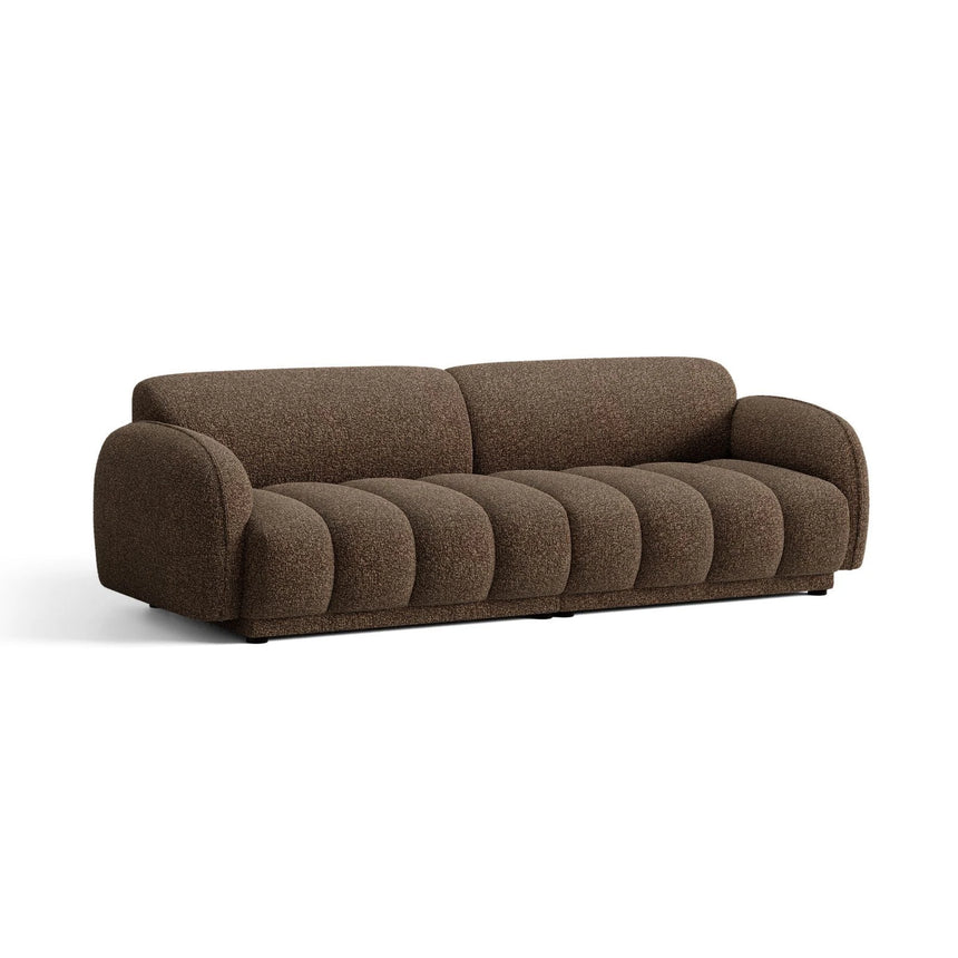 Treviso 4-Sitzer Sofa aus Bouclé in Braun (Miles Chocolate), 244x88 cm von Ferrani Interiors – Bild 3