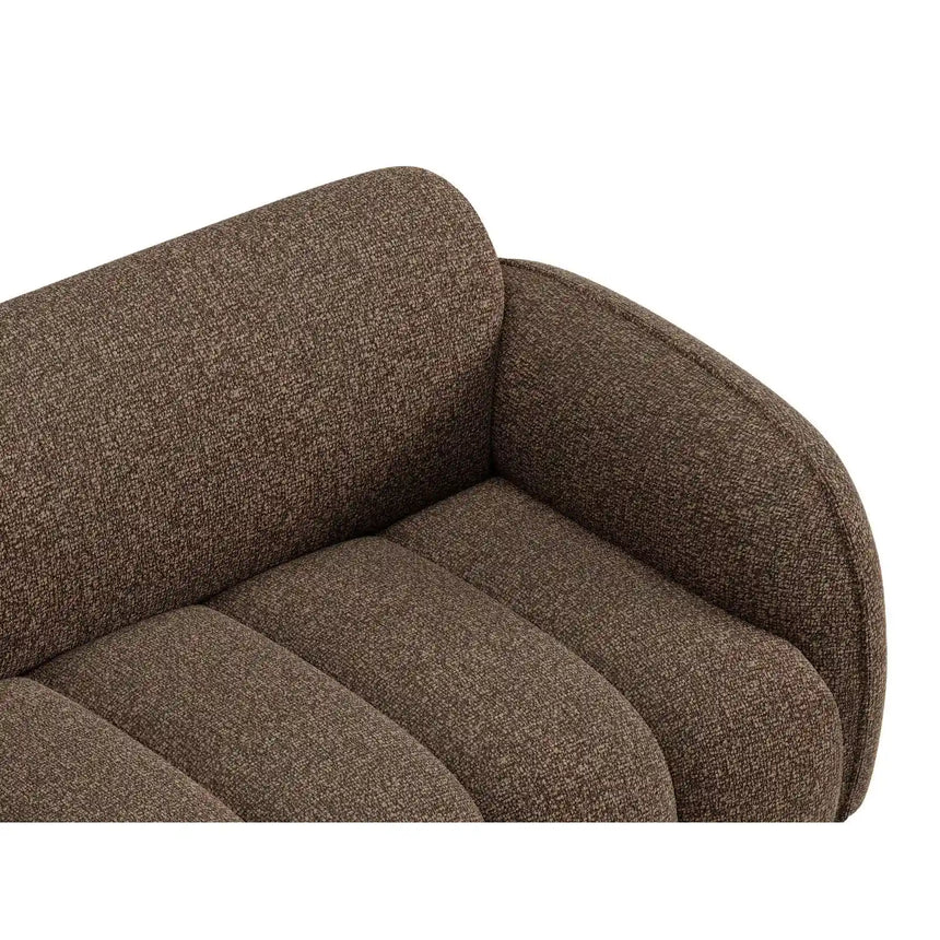 Treviso 4-Sitzer Sofa aus Bouclé in Braun (Miles Chocolate), 244x88 cm von Ferrani Interiors – Bild 7