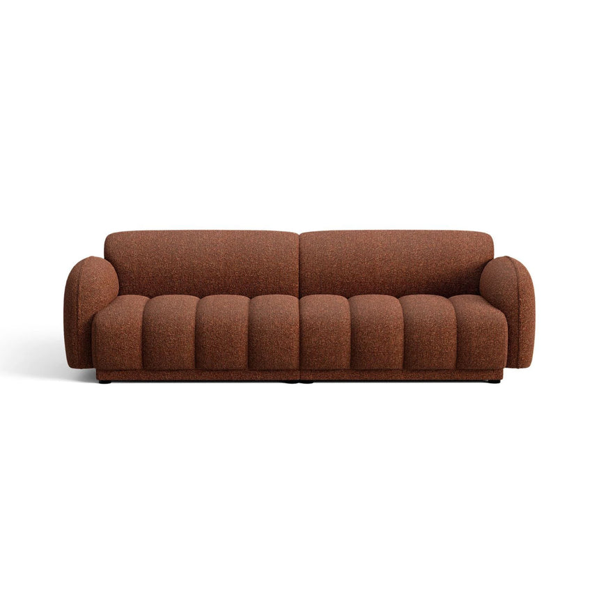 Treviso 4-Sitzer Sofa aus Bouclé in Terrakotta (Miles Rust), 244x88 cm von Ferrani Interiors – Bild 1